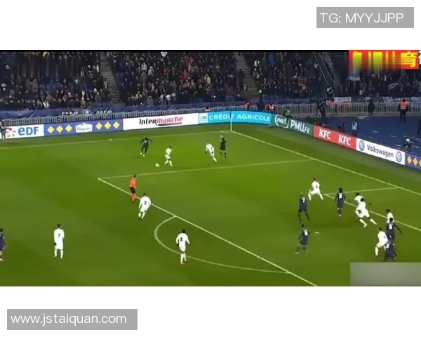 打造属于你的足球明星手工壁画教程轻松上手的创意艺术体验